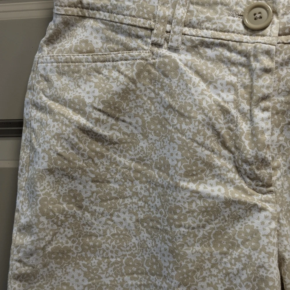 Counterparts Tan/White Floral Cotton Blend Bermuda Shorts - 6P